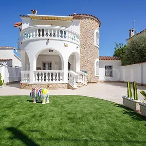 https://villa-de-luxe-avec-piscine-wehostyou.topcostabravahotels.com